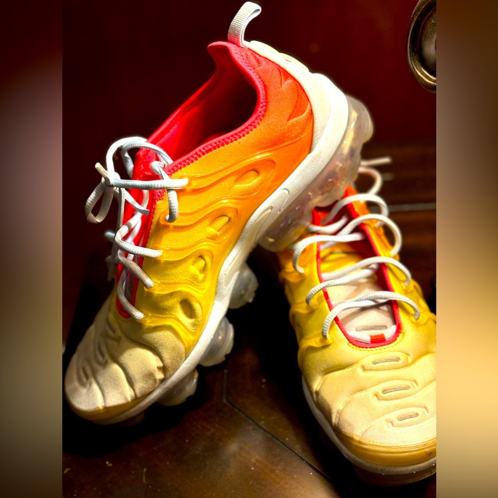 I’m selling these cool Nike shoes because they just do not fit me